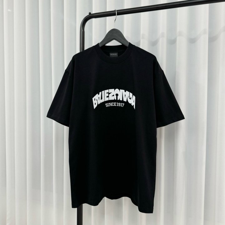 발렌시아가 백플립 자수 로고 티셔츠