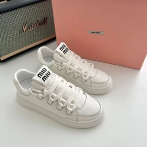 미우미우 레더 스니커즈