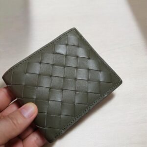보테가 베네타 인트레치아토 반지갑 카키