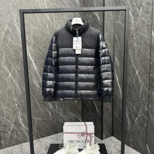 몽클레어 코이어즈 (Coyers) 다운 패딩