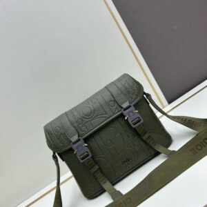 디올 히트 더 로드 플랩 스트랩 백