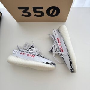 이지부스트 350V2 지브라