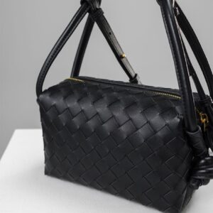 보테가베네타 [BOTTEGA VENETA] 수입프리미엄급 미니 루프 카메라 백