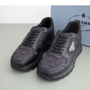 프라다 [PRADA] 25 SS 다이아몬드 패턴 가죽 스니커즈