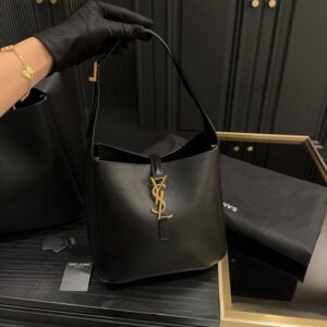 입생로랑 LE5A7 숄더백