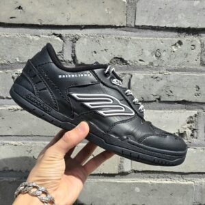 발렌시아가 햄튼스 원 아웃 스니커즈 블랙
