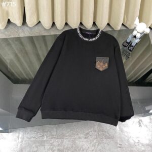 루이비통 24FW 레더 포켓 넥라인 맨투맨