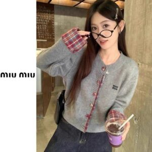 미우미우 체크 배색가디건