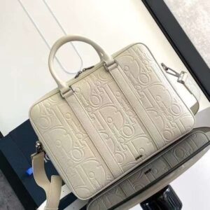 디올 25FW 불박 로고 서류