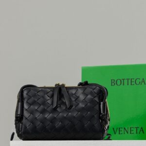 보테가베네타 [BOTTEGA VENETA] 수입프리미엄급 인트레치아토 콘서트 파우치