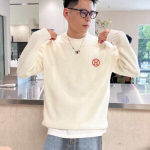 에르메스 신상 H포인트 자수로고 캐시 양모라운드 니트