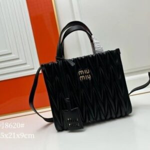 미우미우 토트백 25