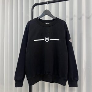몽클레어 자수 로고 맨투맨