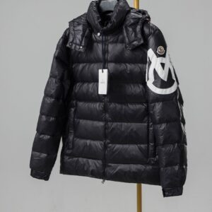 몽클레어 [MONCLER] 수입프리미엄급 몽클레어 남성 SAULX 숏 다운 자켓 블랙