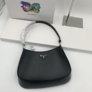 프라다 클레오 브러시드