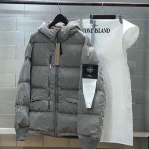 스톤 아일랜드 나일론 메탈 에코닐 다운 패딩 자켓