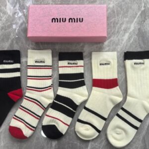 미우미우 레드 화이트 로고 5색양말