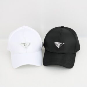 프라다 정면 로고 볼캡 모자