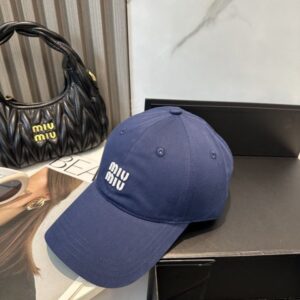 미우미우 베이직 블루  자수 로고  모자