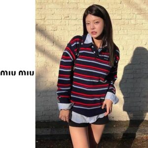 미우미우 스트라이프 카라 니트스웨터