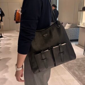 프라다 루트 라지 가죽 백