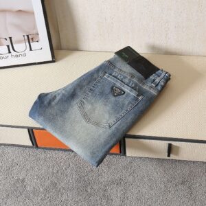 프라다 2026ss 수입최고급 파츠로고 레터링 커스텀 청바지