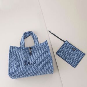 디올 [Christian Dior] 수입프리미엄 스펀지 이펙트 북 토트 백 미디엄