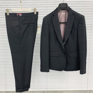 톰브라운 클래식 수트 셋업
