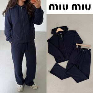 미우미우 레터링 로고 오버핏 크롭 트레이닝 셋업
