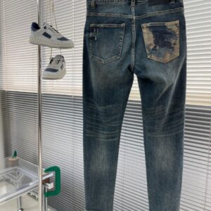 버버리 패치로고포켓 스판데님 진 (품번2502)