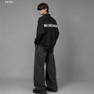 발렌시아가 백 로고 프린트 오버 셔츠