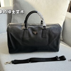 프라다 가죽 키폴 50