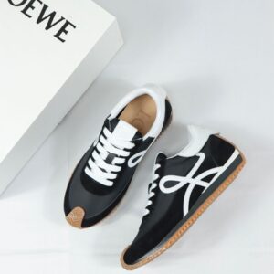 로웨 [LOEWE] 나일론 앤 스웨이드 플로우 러너 블랙 화이트