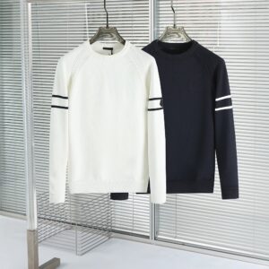 몽클레어 신상 블랙와펜로고 양모라운드