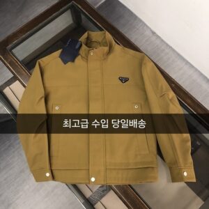 프라다 파일럿 재킷