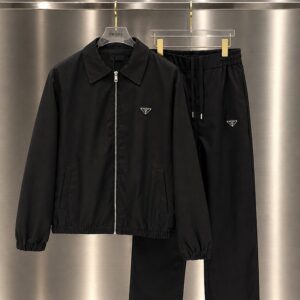 프라다 2026 FW P 삼각로고 카라 셋업