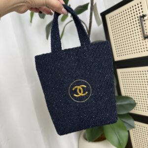 샤넬 vip증정용 크리스마스 한정판 울 토드백